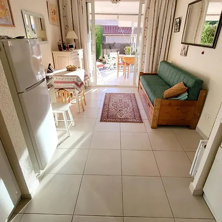 Apartment T2 Confortable Avec Jardin, Wi-fi Et Parking A 400m Des Plages - Fr-1-316-345